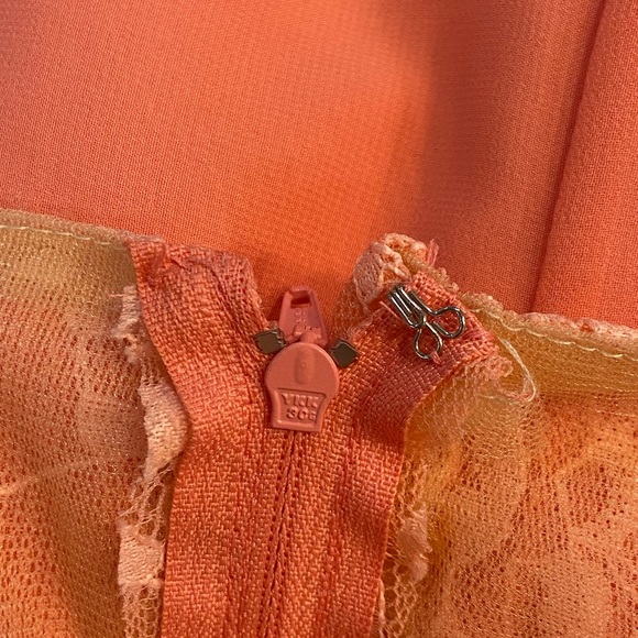 Womans Kanali K size 2 midi dress.Originally $180 (Has Built In Bra) Color Melon - Picture 9 of 9